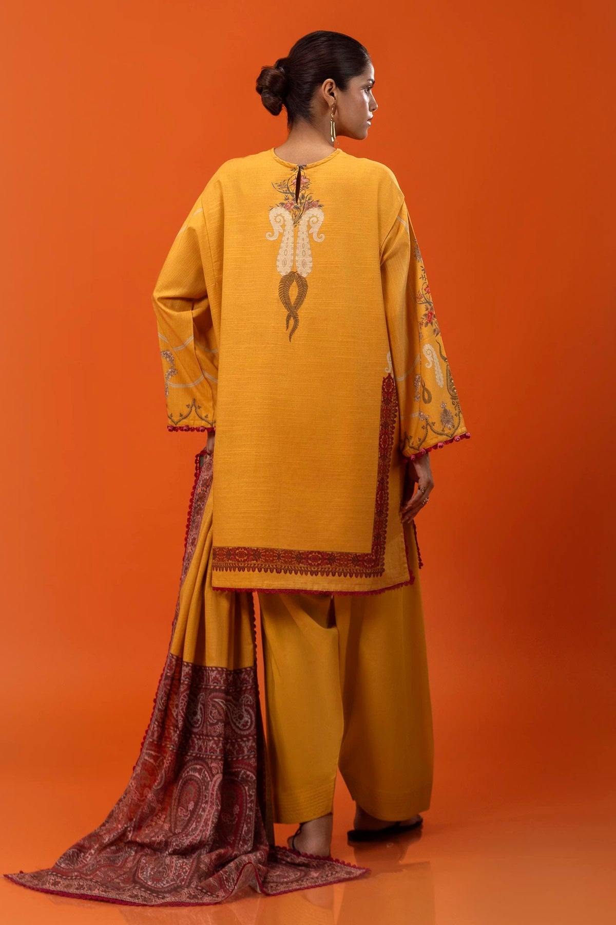 Sana Safinaz | Mahay Winter 24 | H243-025A-3CQ by Sana Safinaz - Designer Dress - Type: Luxury - Available at Libayah - 100% Original