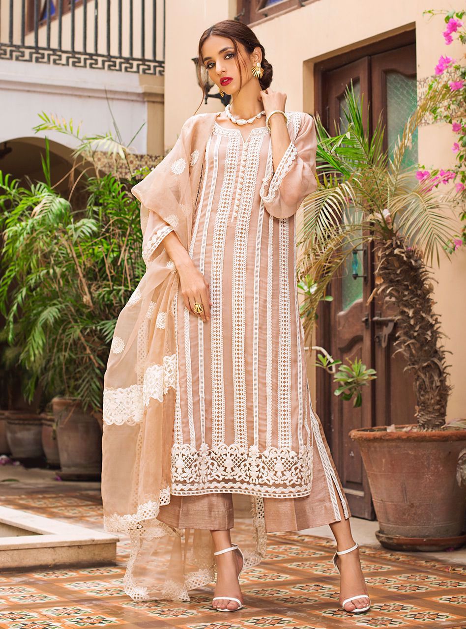 Zainab Chottani | Luxury Pret | CRÈME DUST by Zainab Chottani - Designer Dress - Type: Ladies Clothes - Available at Libayah - 100% Original