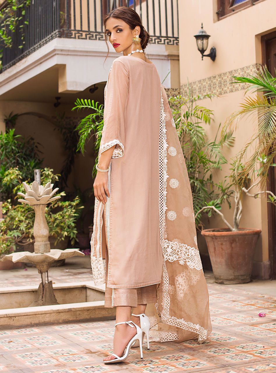 Zainab Chottani | Luxury Pret | CRÈME DUST by Zainab Chottani - Designer Dress - Type: Ladies Clothes - Available at Libayah - 100% Original
