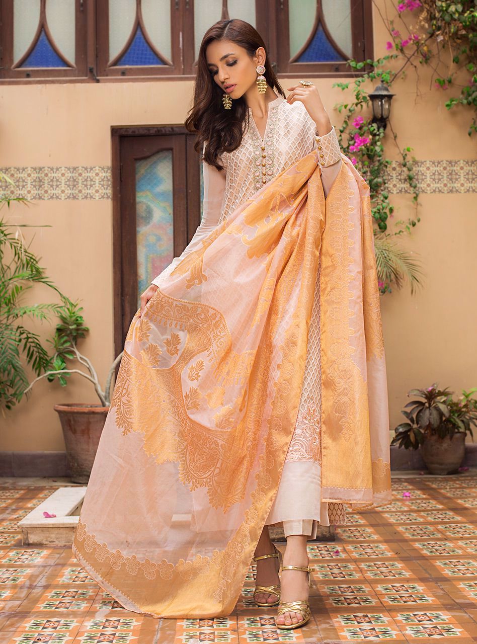 Zainab Chottani | Luxury Pret | PEARLY PEACH by Zainab Chottani - Designer Dress - Type: Ladies Clothes - Available at Libayah - 100% Original
