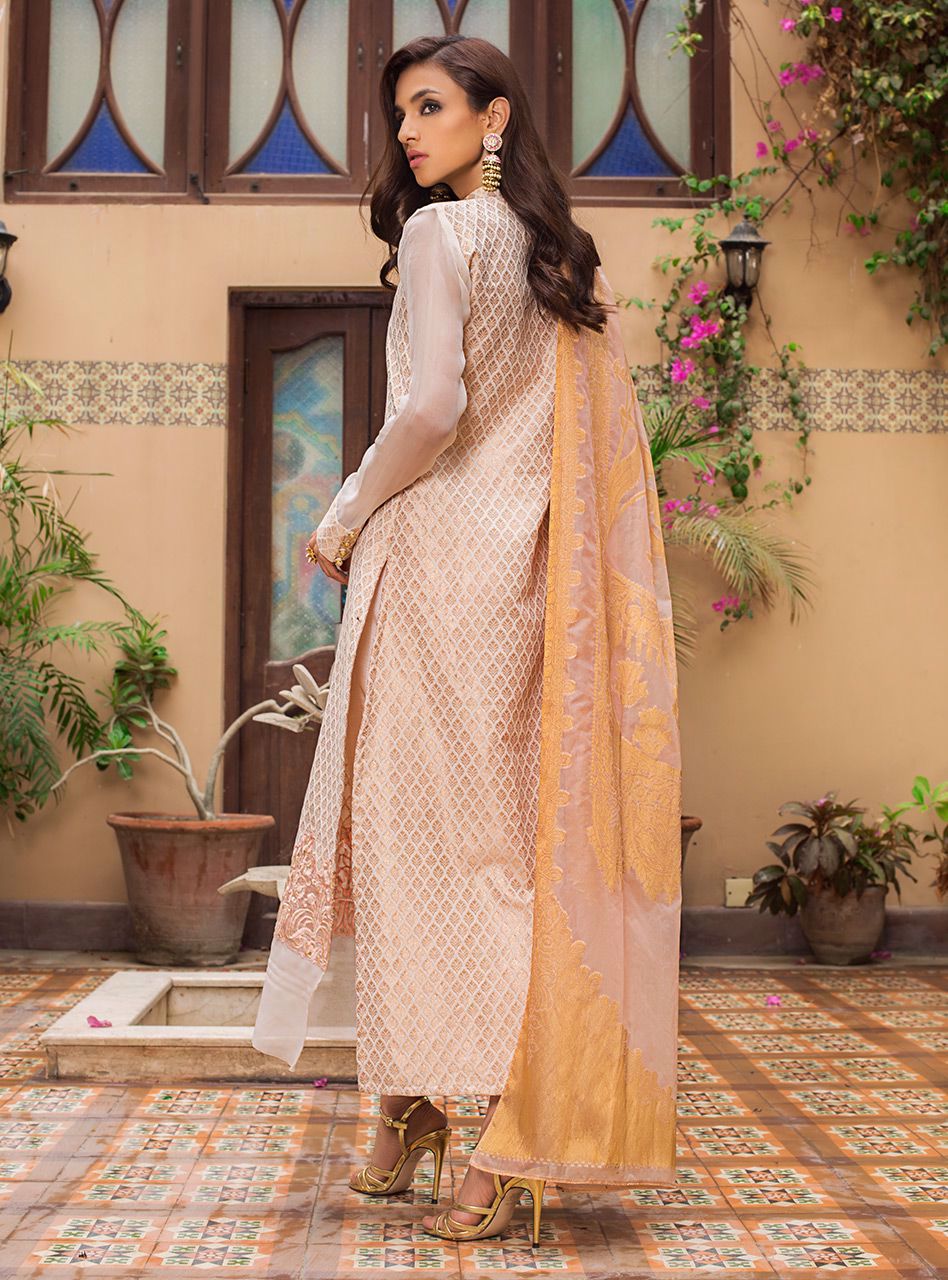 Zainab Chottani | Luxury Pret | PEARLY PEACH by Zainab Chottani - Designer Dress - Type: Ladies Clothes - Available at Libayah - 100% Original