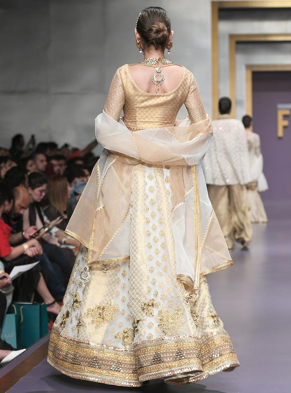 Zainab Chottani | Semi Formals | MUSHQ by Zainab Chottani - Designer Dress - Type: Ladies Clothes - Available at Libayah - 100% Original