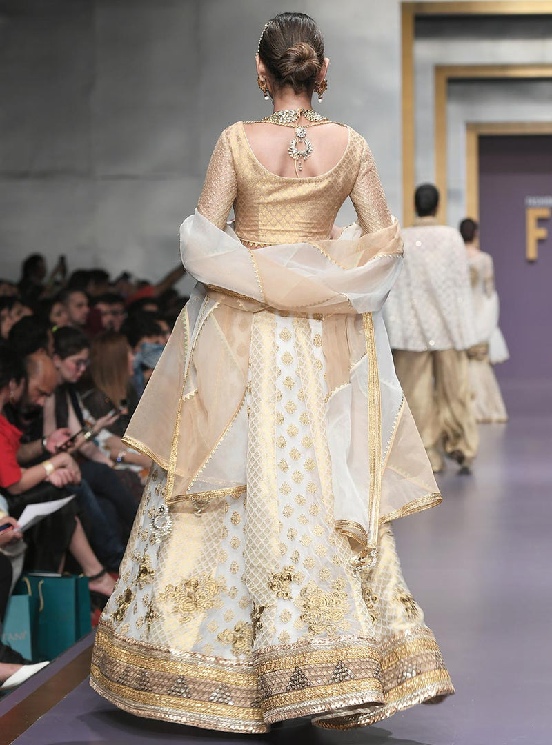 Zainab Chottani | Semi Formals | MUSHQ by Zainab Chottani - Designer Dress - Type: Ladies Clothes - Available at Libayah - 100% Original