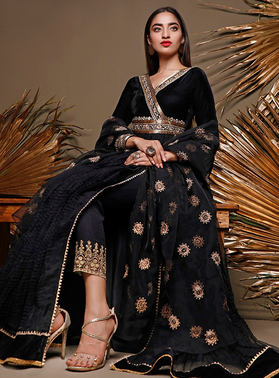 Zainab Chottani | Luxury Pret | EBONY TOPAZ by Zainab Chottani - Designer Dress - Type: Ladies Clothes - Available at Libayah - 100% Original