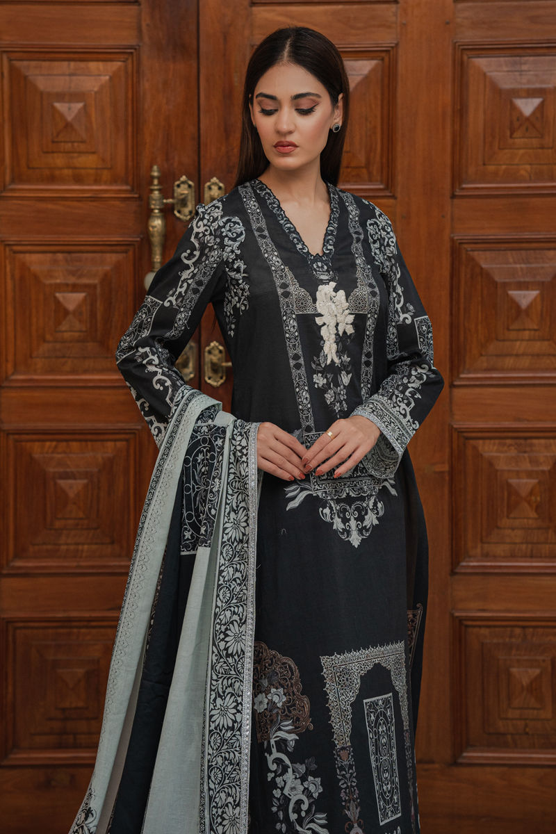 Shamaeel Ansari | Gulrang Lawn | LE-04 by Shamaeel Ansari - Designer Dress  - Type : Ladies Clothes - Available at Libayah - 100% Original 