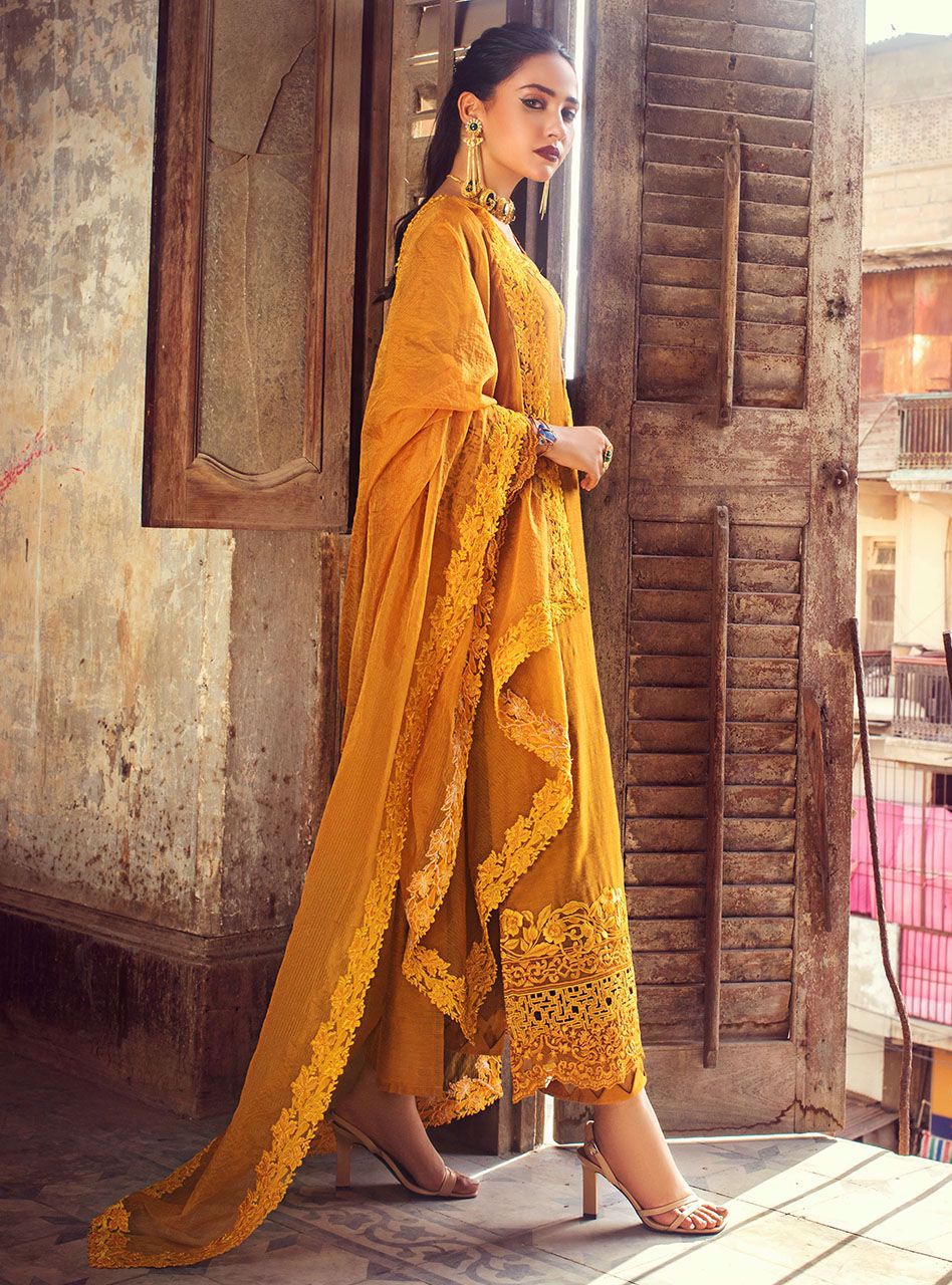 Zainab Chottani | Luxury Pret | MADE OF GOLD by Zainab Chottani - Designer Dress - Type: Ladies Clothes - Available at Libayah - 100% Original