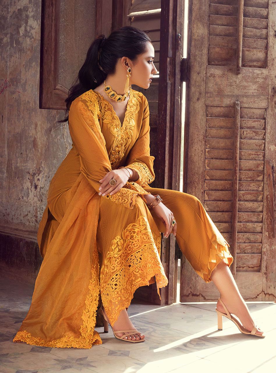 Zainab Chottani | Luxury Pret | MADE OF GOLD by Zainab Chottani - Designer Dress - Type: Ladies Clothes - Available at Libayah - 100% Original