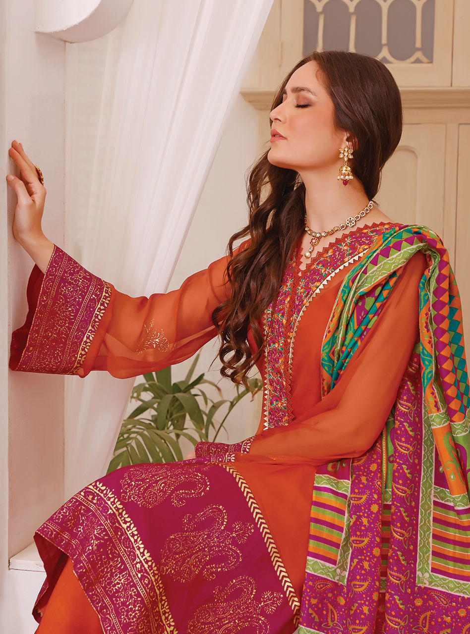 Zainab Chottani | Luxury Pret | FIESTA ROUGE by Zainab Chottani - Designer Dress - Type: Ladies Clothes - Available at Libayah - 100% Original