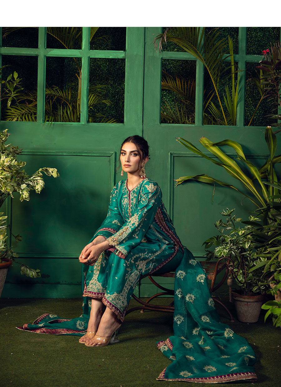 Farah Talib Aziz | Designer Picks 24 | NEEMA DEEP EMERALD EMBELLISHED KURTA WITH DUPATTA by Farah Talib Aziz - Designer Dress - Type: Ladies Clothes - Available at Libayah - 100% Original