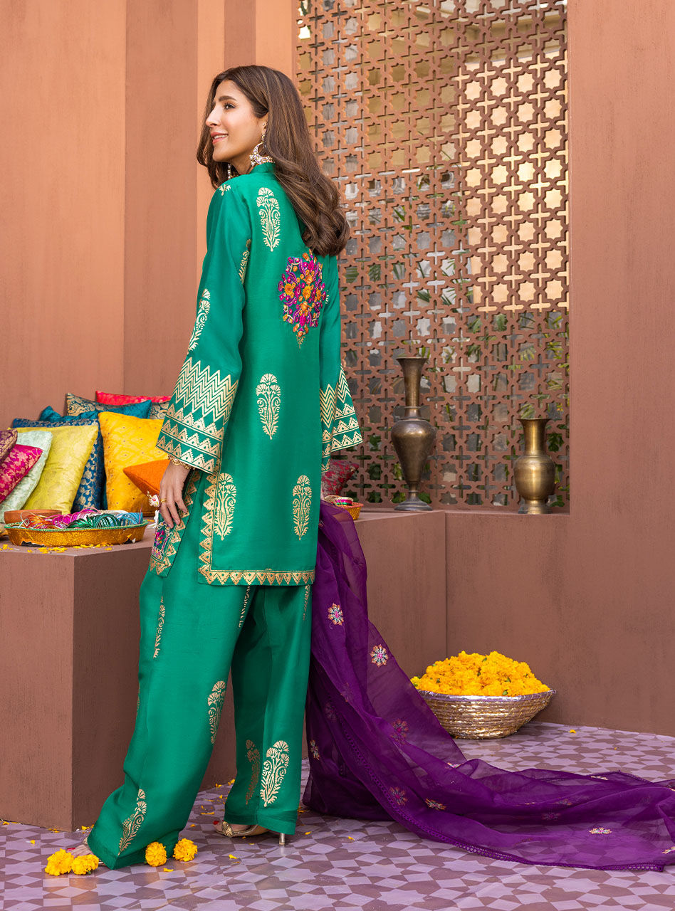 Zainab Chottani | Luxury Pret | GULNAAR by Zainab Chottani - Designer Dress - Type: Ladies Clothes - Available at Libayah - 100% Original