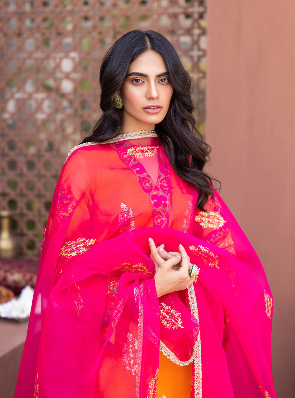 Zainab Chottani | Luxury Pret | NURAY by Zainab Chottani - Designer Dress - Type: Ladies Clothes - Available at Libayah - 100% Original