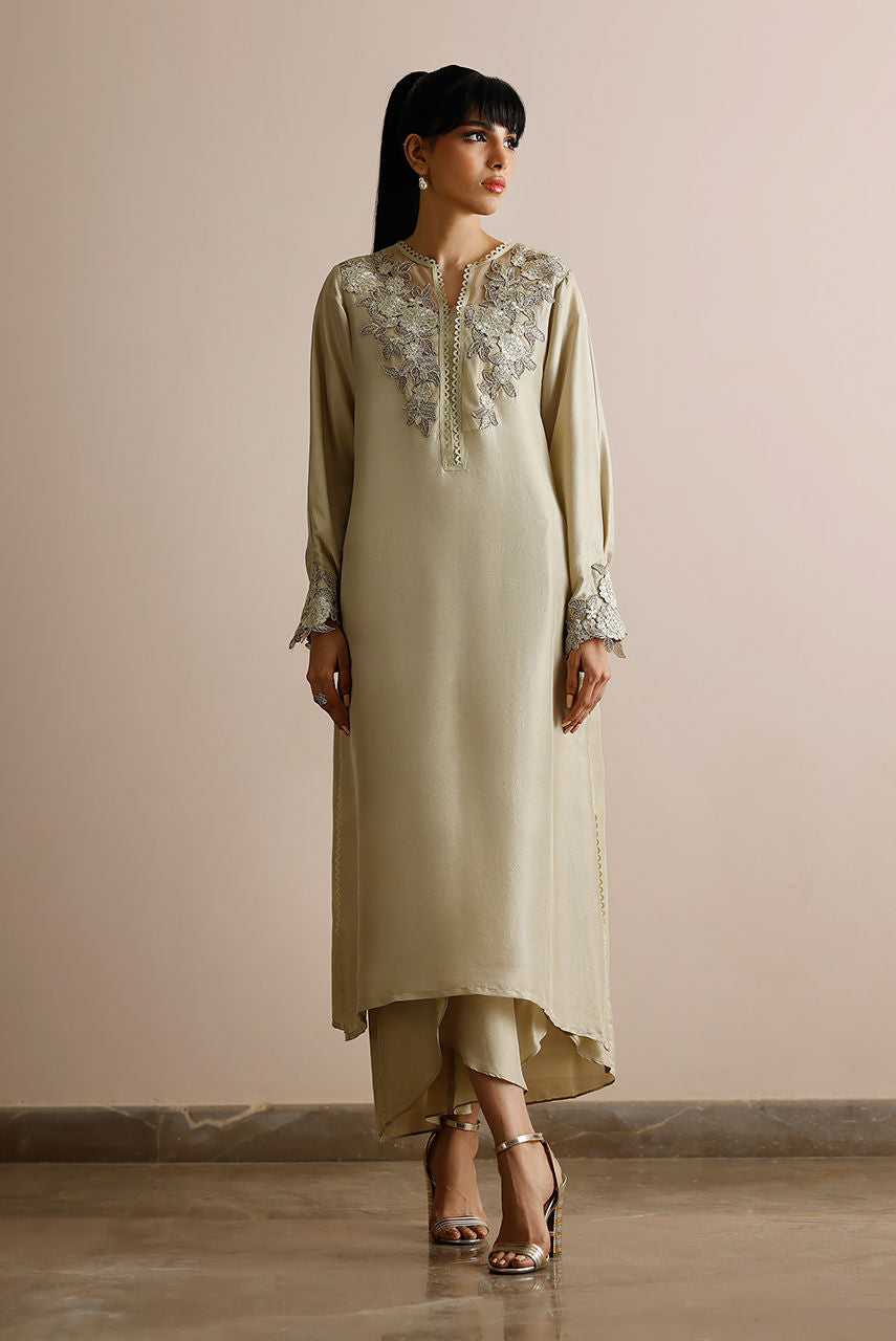 Deepak Perwani | Lilah Silk Edit 24 | KUT281 by Deepak Perwani - Designer Dress - Type: Ladies Clothes - Available at Libayah - 100% Original