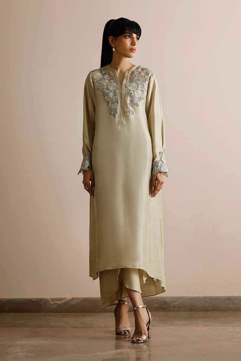 Deepak Perwani | Lilah Silk Edit 24 | KUT281 by Deepak Perwani - Designer Dress - Type: Ladies Clothes - Available at Libayah - 100% Original