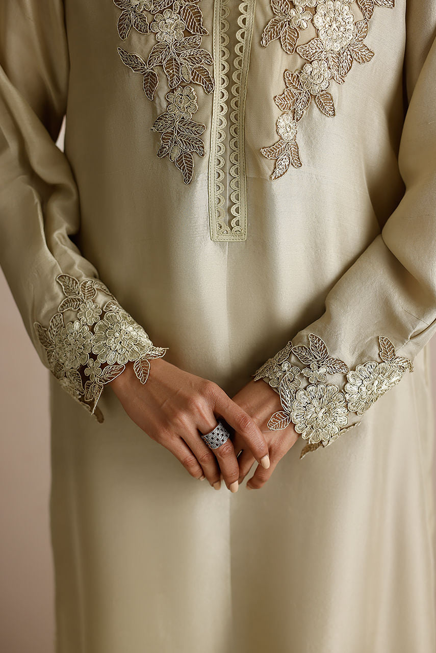 Deepak Perwani | Lilah Silk Edit 24 | KUT281 by Deepak Perwani - Designer Dress - Type: Ladies Clothes - Available at Libayah - 100% Original