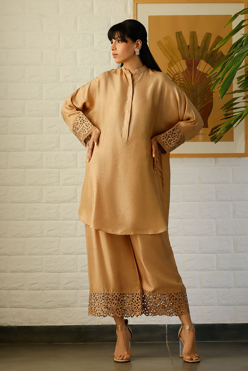 Deepak Perwani | Lilah Silk Edit 24 | KUT276 by Deepak Perwani - Designer Dress - Type: Ladies Clothes - Available at Libayah - 100% Original