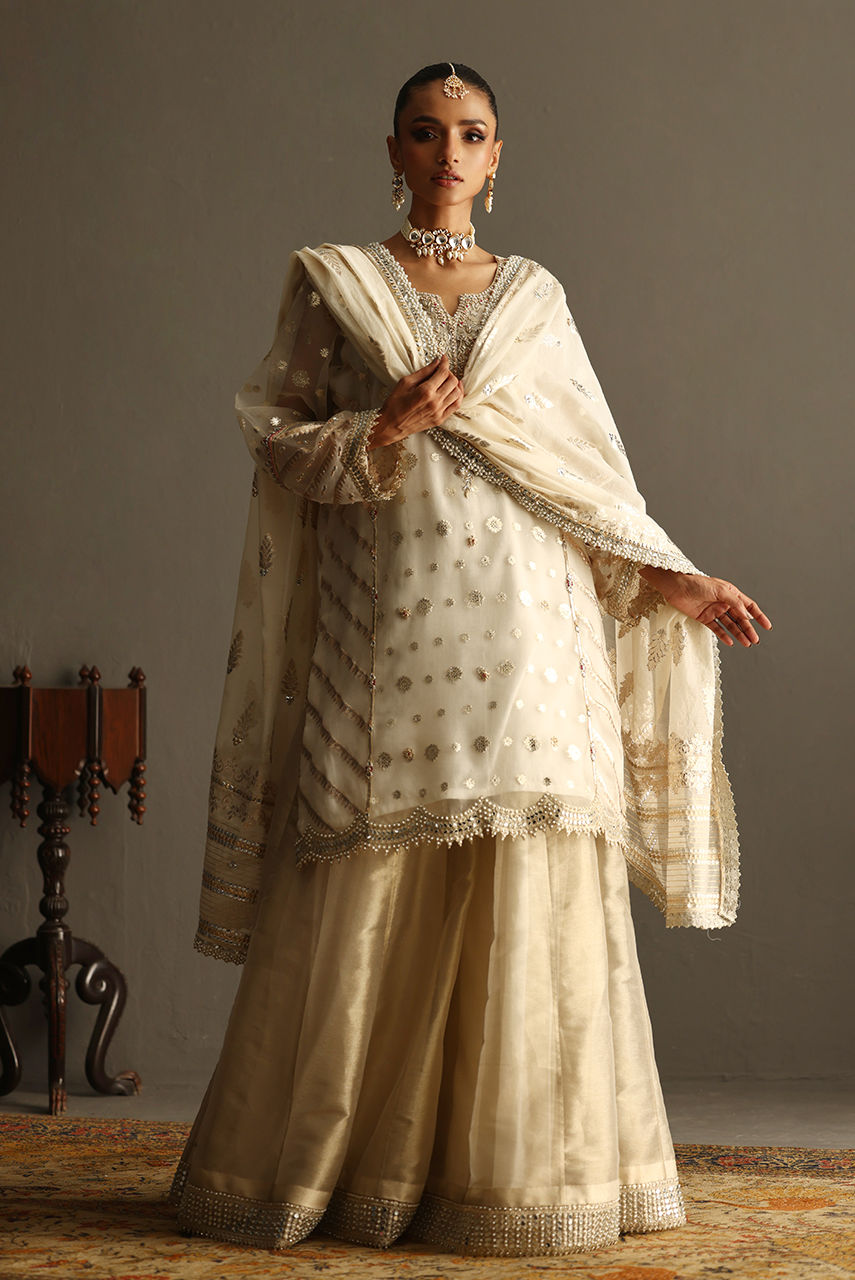 Deepak Perwani | Aila Festive 2024 | Ktd4114 by Deepak Perwani - Designer Dress - Type: Formal - Available at Libayah - 100% Original