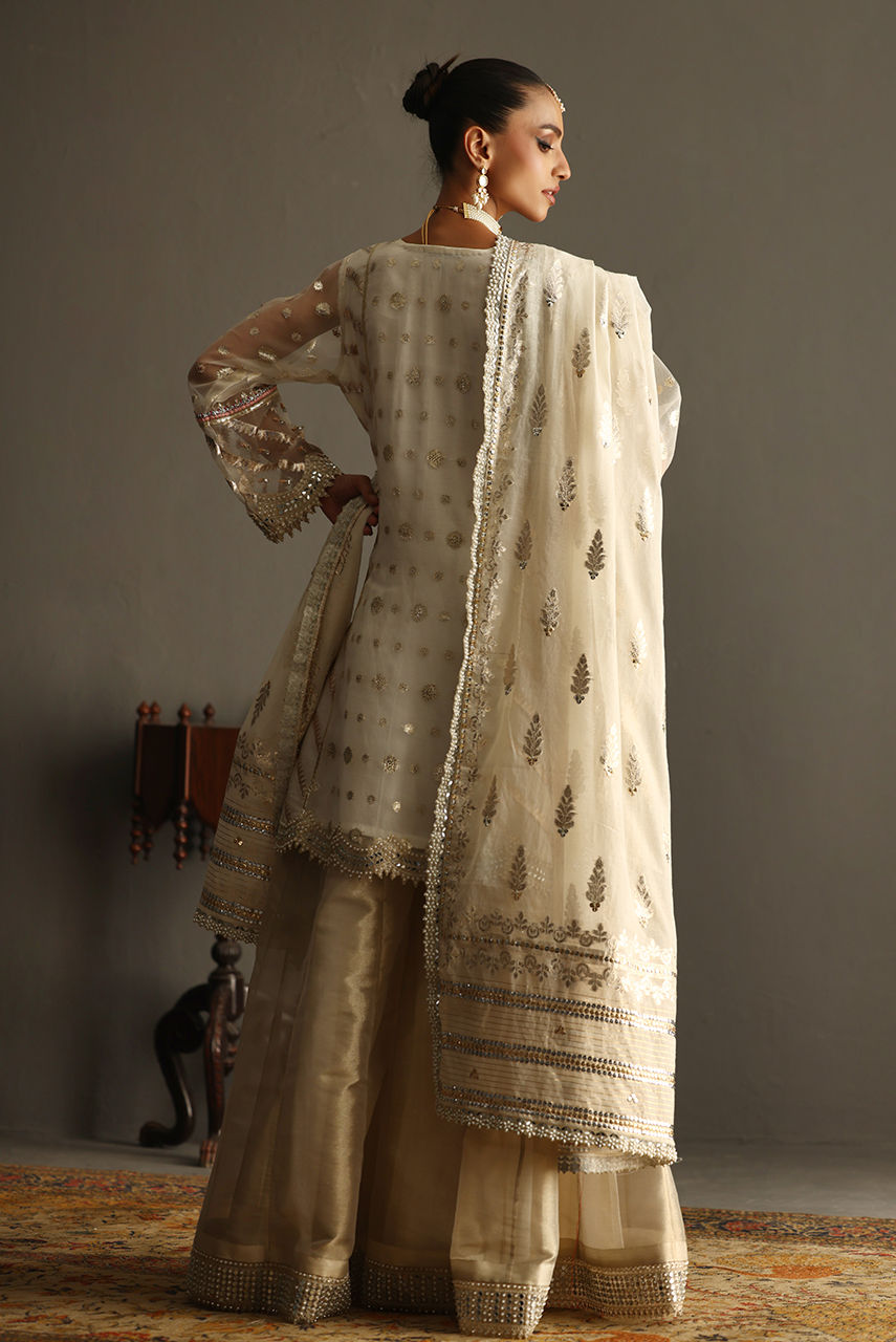 Deepak Perwani | Aila Festive 2024 | Ktd4114 by Deepak Perwani - Designer Dress - Type: Formal - Available at Libayah - 100% Original