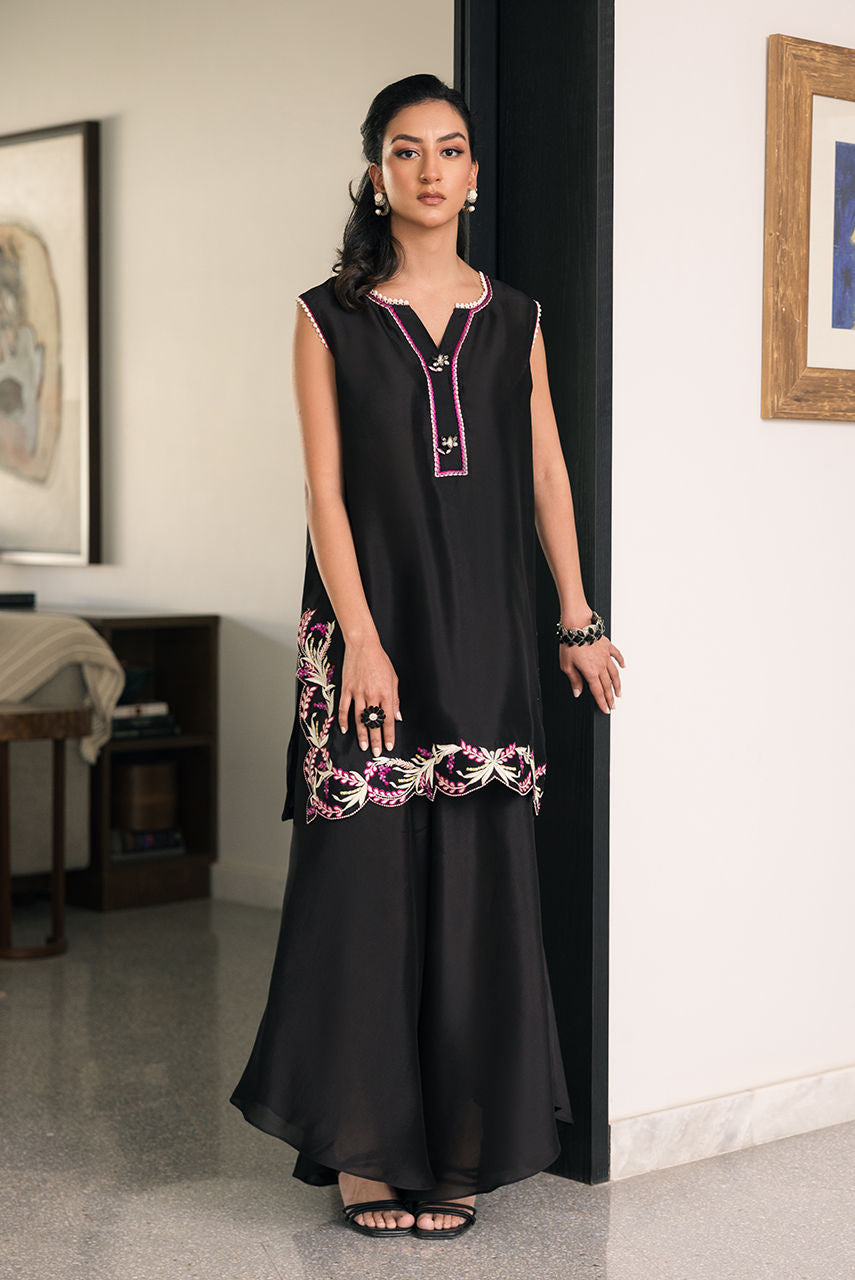 Deepak Perwani | Eid Edit 25 | Kut330 by Deepak Perwani - Designer Dress - Type: Ladies Clothes - Available at Libayah - 100% Original