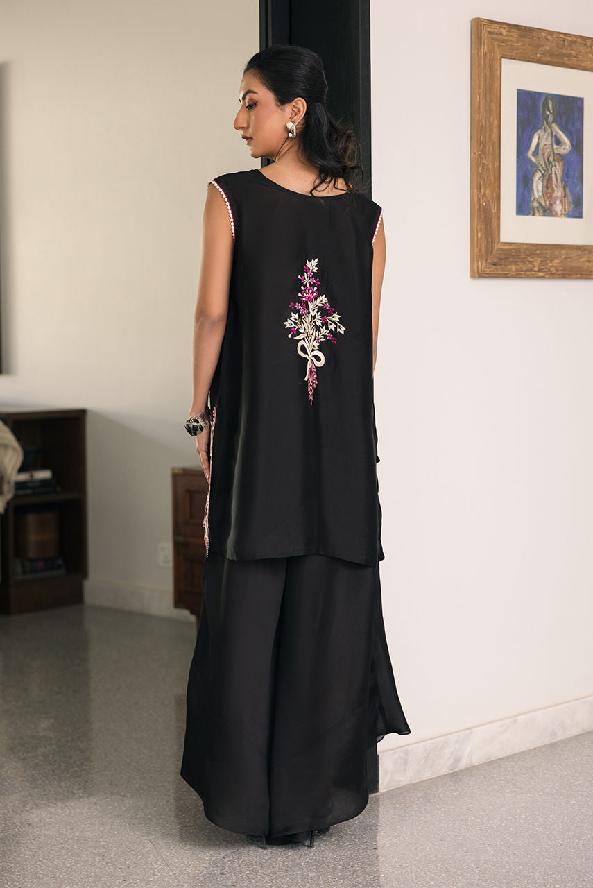 Deepak Perwani | Eid Edit 25 | Kut330 by Deepak Perwani - Designer Dress - Type: Ladies Clothes - Available at Libayah - 100% Original