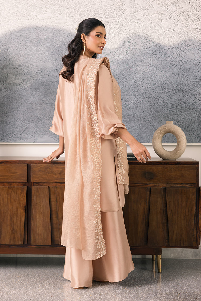 Deepak Perwani | Eid Edit 25 | Kut332 by Deepak Perwani - Designer Dress - Type: Ladies Clothes - Available at Libayah - 100% Original