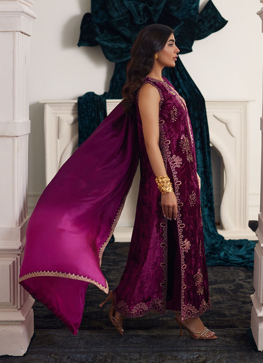 Farah Talib Aziz | Velvets The After Party | CHANTELLE SHIRT AND DUPATTA by Farah Talib Aziz - Designer Dress - Type: Ladies Clothes - Available at Libayah - 100% Original