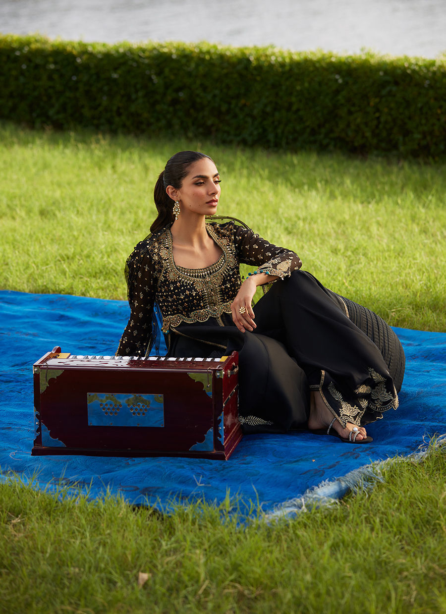 Farah Talib Aziz | Mayna Festive Luxe Pret | Mehzar Black Kalidaar And Dupatta