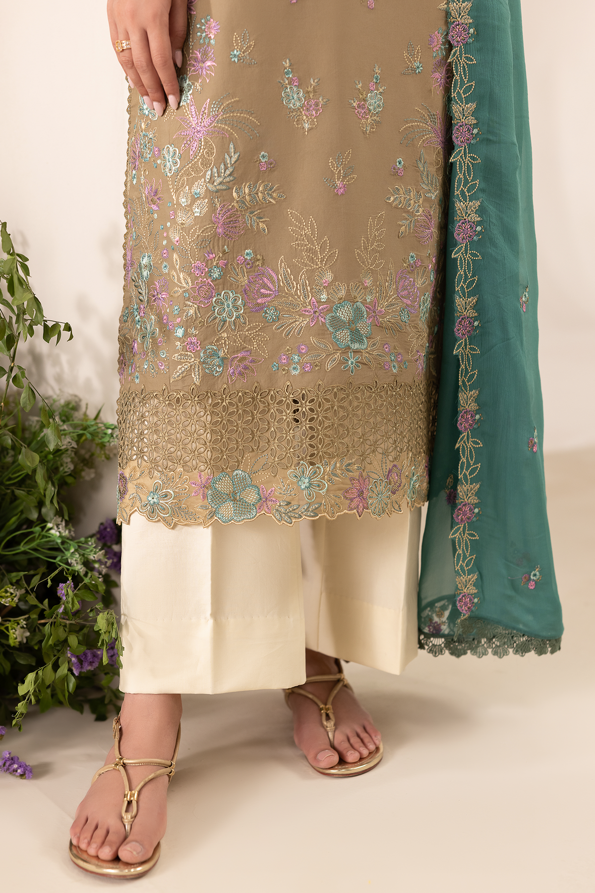 Rajbari | Premium Edition |Embroidered Chiffon Dopatta 03 - by Libayah - Registered Vendor of : Rajbari - 100% Original Designer Dress