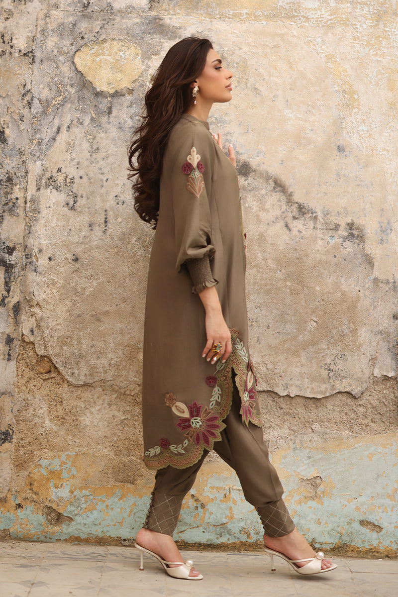 Wardha Saleem | Zimal Luxury Eid Edit 26 | Afsaneh by Wardha Saleem - Designer Dress  - Type : Ladies Clothes - Available at Libayah - 100% Original 