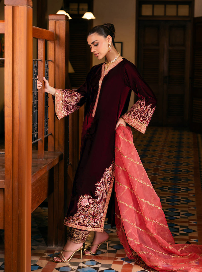 Zainab Chottani | Velvet 25 | Aima by Zainab Chottani - Designer Dress - Type : Ladies Clothes - Available at Libayah - 100% Original 
