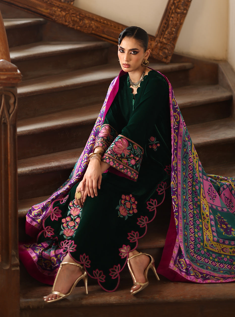 Zainab Chottani | Velura Velvet Edit 25 | Eden Long Shirt by Zainab Chottani - Designer Dress - Type : Ladies Clothes - Available at Libayah - 100% Original 