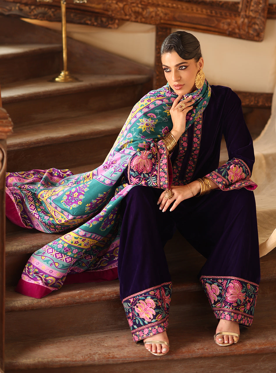 Zainab Chottani | Velura Velvet Edit 25 | Saphir Farshi by Zainab Chottani - Designer Dress - Type : Ladies Clothes - Available at Libayah - 100% Original 