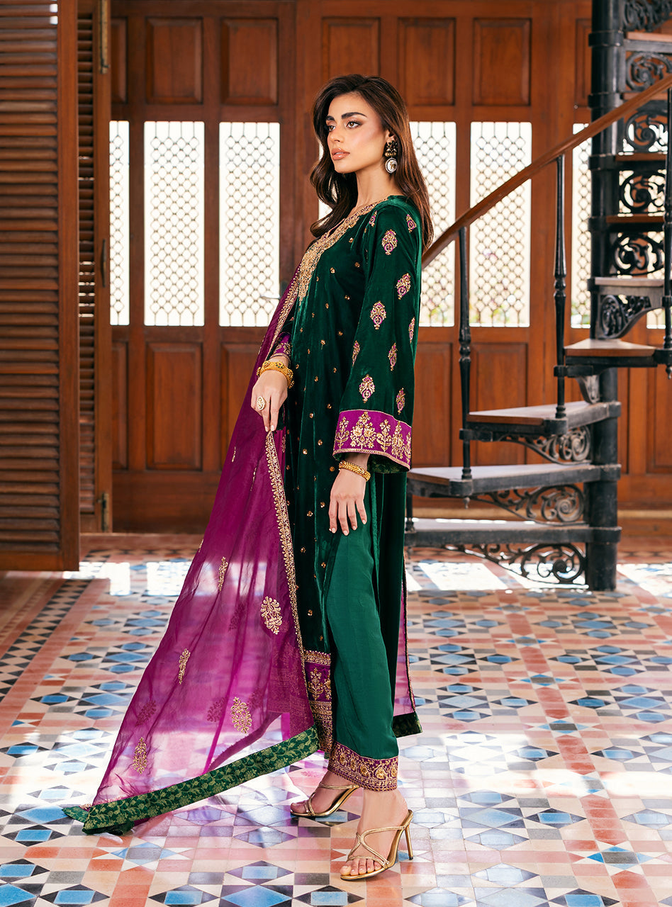 Zainab Chottani | Velvet 25 | Esha by Zainab Chottani - Designer Dress - Type : Ladies Clothes - Available at Libayah - 100% Original 