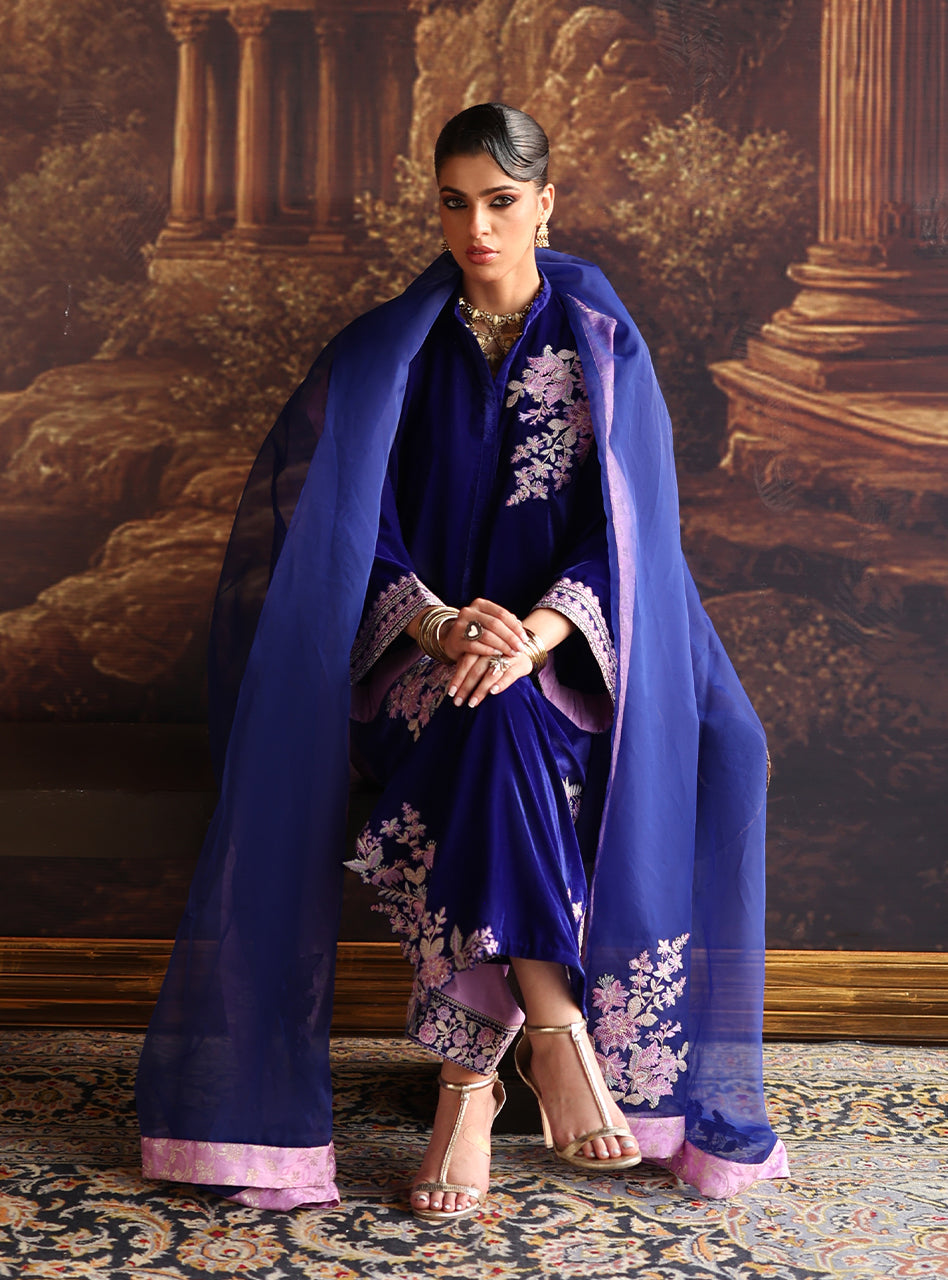 Zainab Chottani | Velura Velvet Edit 25 | Zelin Long Shirt by Zainab Chottani - Designer Dress - Type : Ladies Clothes - Available at Libayah - 100% Original 