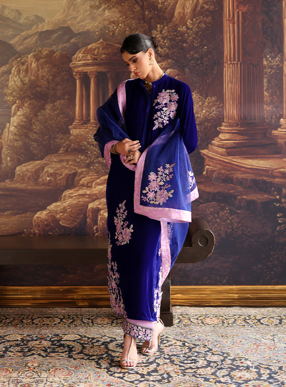 Zainab Chottani | Velura Velvet Edit 25 | Zelin Long Shirt by Zainab Chottani - Designer Dress - Type : Ladies Clothes - Available at Libayah - 100% Original 