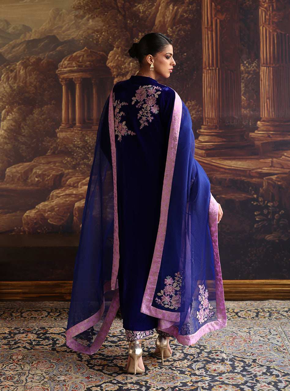 Zainab Chottani | Velura Velvet Edit 25 | Zelin Long Shirt by Zainab Chottani - Designer Dress - Type : Ladies Clothes - Available at Libayah - 100% Original 