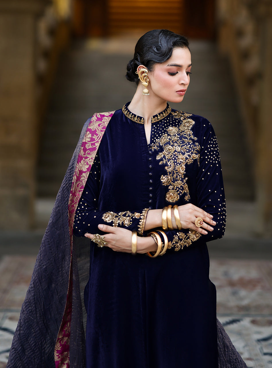 Zainab Chottani | Velura Velvet Edit 25 | Celine Gold by Zainab Chottani - Designer Dress - Type : Ladies Clothes - Available at Libayah - 100% Original 