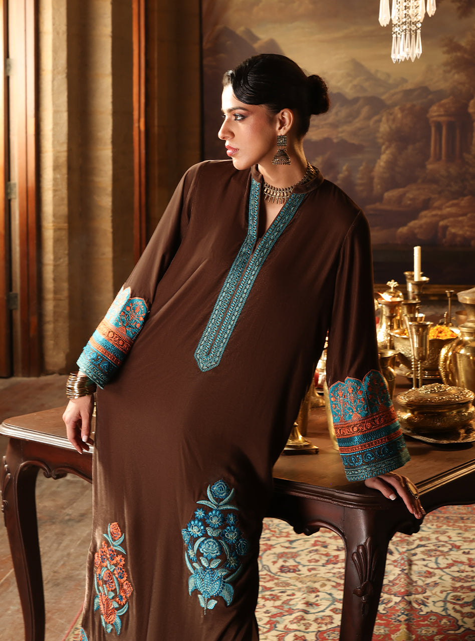 Zainab Chottani | Velura Velvet Edit 25 | Sienna Kaftan by Zainab Chottani - Designer Dress - Type : Ladies Clothes - Available at Libayah - 100% Original 