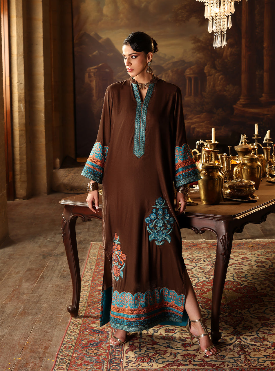 Zainab Chottani | Velura Velvet Edit 25 | Sienna Kaftan by Zainab Chottani - Designer Dress - Type : Ladies Clothes - Available at Libayah - 100% Original 
