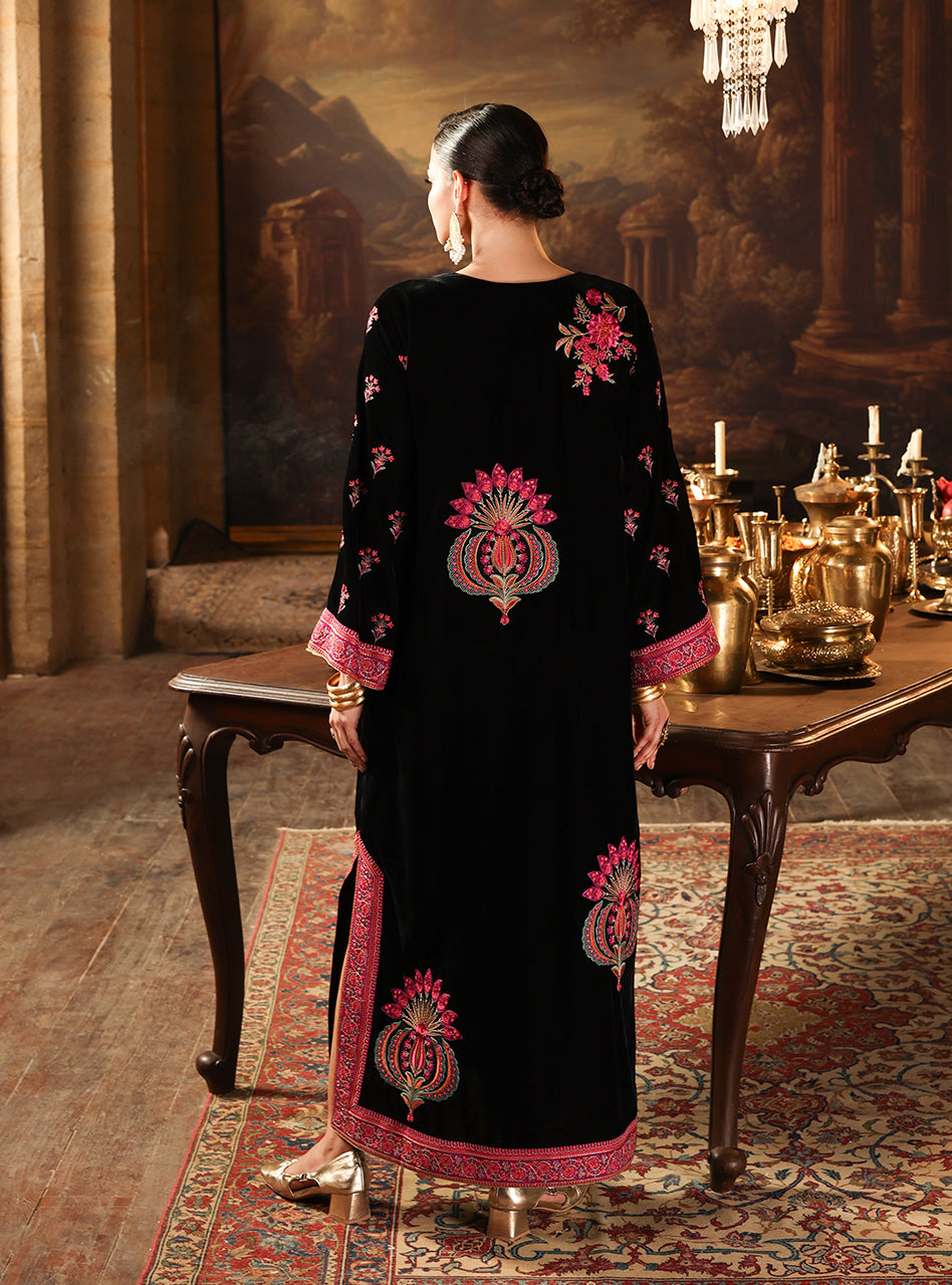 Zainab Chottani | Velura Velvet Edit 25 | Belle Kaftan by Zainab Chottani - Designer Dress - Type : Ladies Clothes - Available at Libayah - 100% Original 