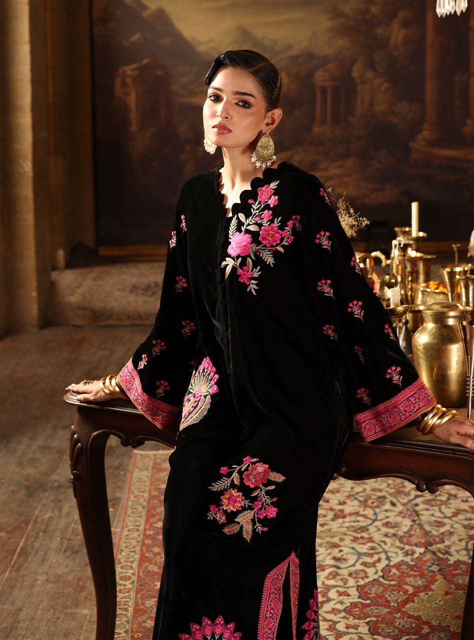 Zainab Chottani | Velura Velvet Edit 25 | Belle Kaftan by Zainab Chottani - Designer Dress - Type : Ladies Clothes - Available at Libayah - 100% Original 