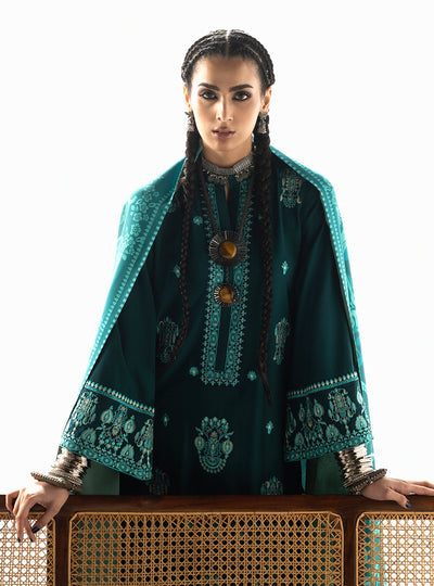Zainab Chottani | Winter Shawl 25 | Kyana - D6 by Zainab Chottani - Designer Dress  - Type : Ladies Clothes - Available at Libayah - 100% Original 