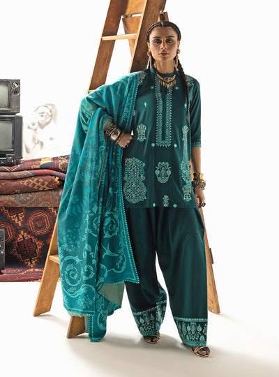 Zainab Chottani | Winter Shawl 25 | Kyana - D6 by Zainab Chottani - Designer Dress  - Type : Ladies Clothes - Available at Libayah - 100% Original 