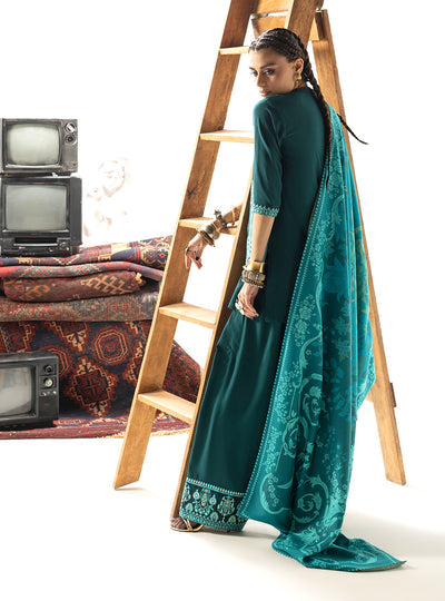 Zainab Chottani | Winter Shawl 25 | Kyana - D6 by Zainab Chottani - Designer Dress  - Type : Ladies Clothes - Available at Libayah - 100% Original 