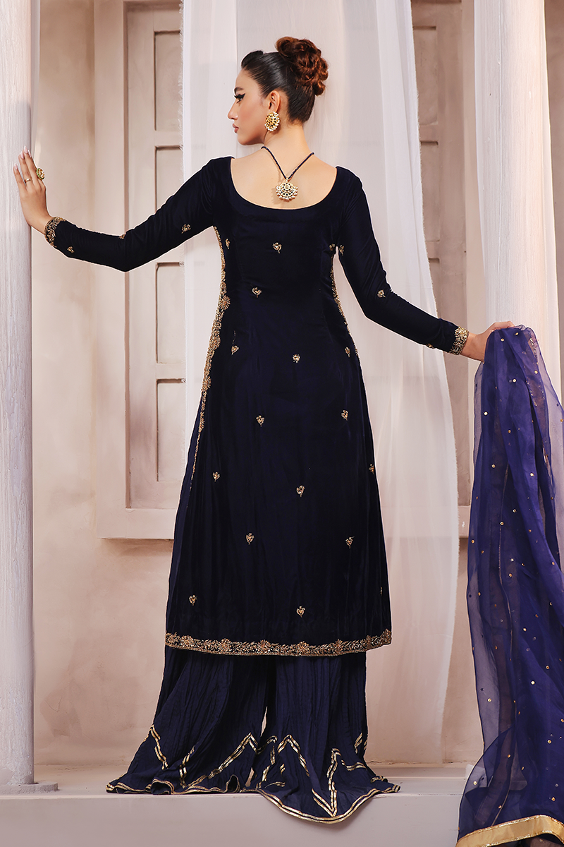 Mona Imran | Riona Velvet Affair | Nilan by Mona Imran - Designer Dress - Type: Ladies Clothes - Available at Libayah - 100% Original