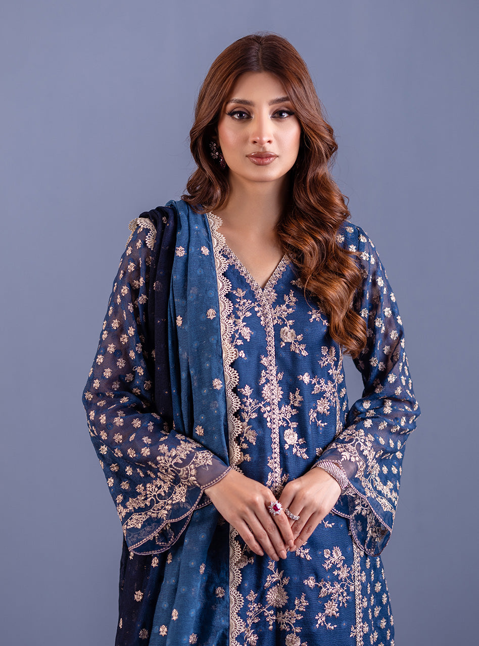 Zainab Chottani | Luxury Pret | MAAHRU by Zainab Chottani - Designer Dress - Type: Ladies Clothes - Available at Libayah - 100% Original