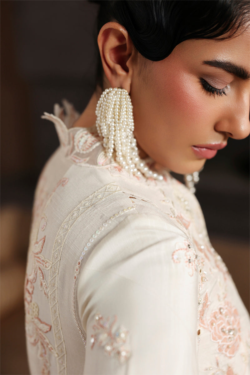 Qalamkar | Luxury Pret 25 | LP-01 NOORAY by Qalamkar - Designer Dress - Type : Ladies Clothes - Available at Libayah - 100% Original 