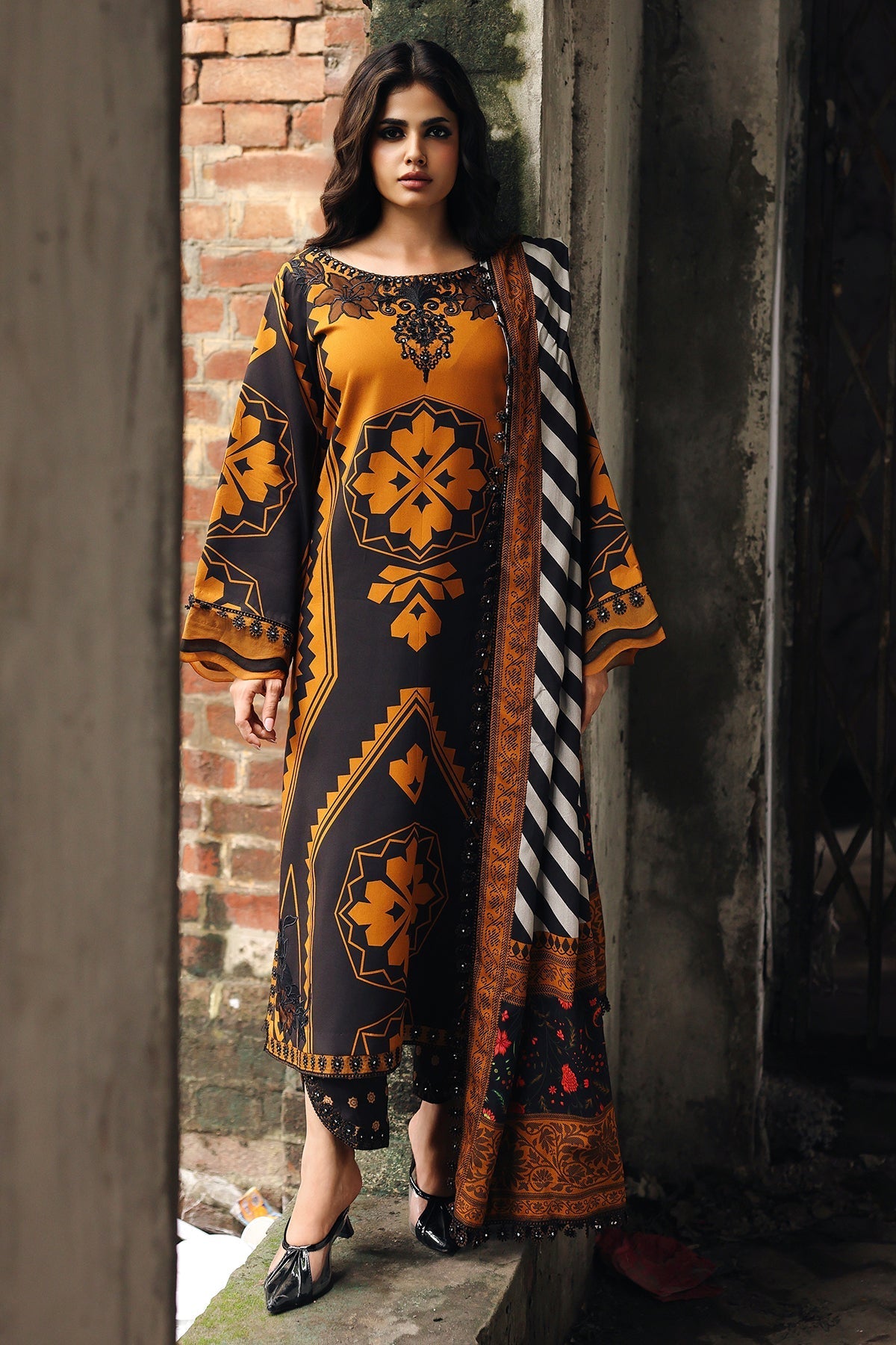 CCW6-13 – authentic Pakistani dress from the Charzima Combination Winter 25 collection for women in the UK