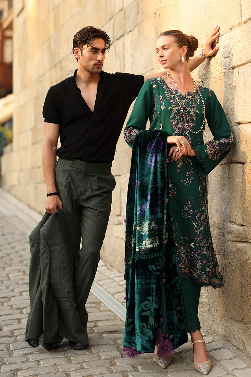 Matcha – authentic Pakistani dress from the Rangrasiya Carnation Luxury Shawl Edit collection for women in the UK.