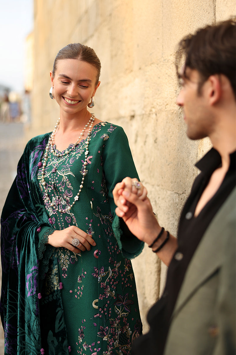 Matcha – authentic Pakistani dress from the Rangrasiya Carnation Luxury Shawl Edit collection for women in the UK.