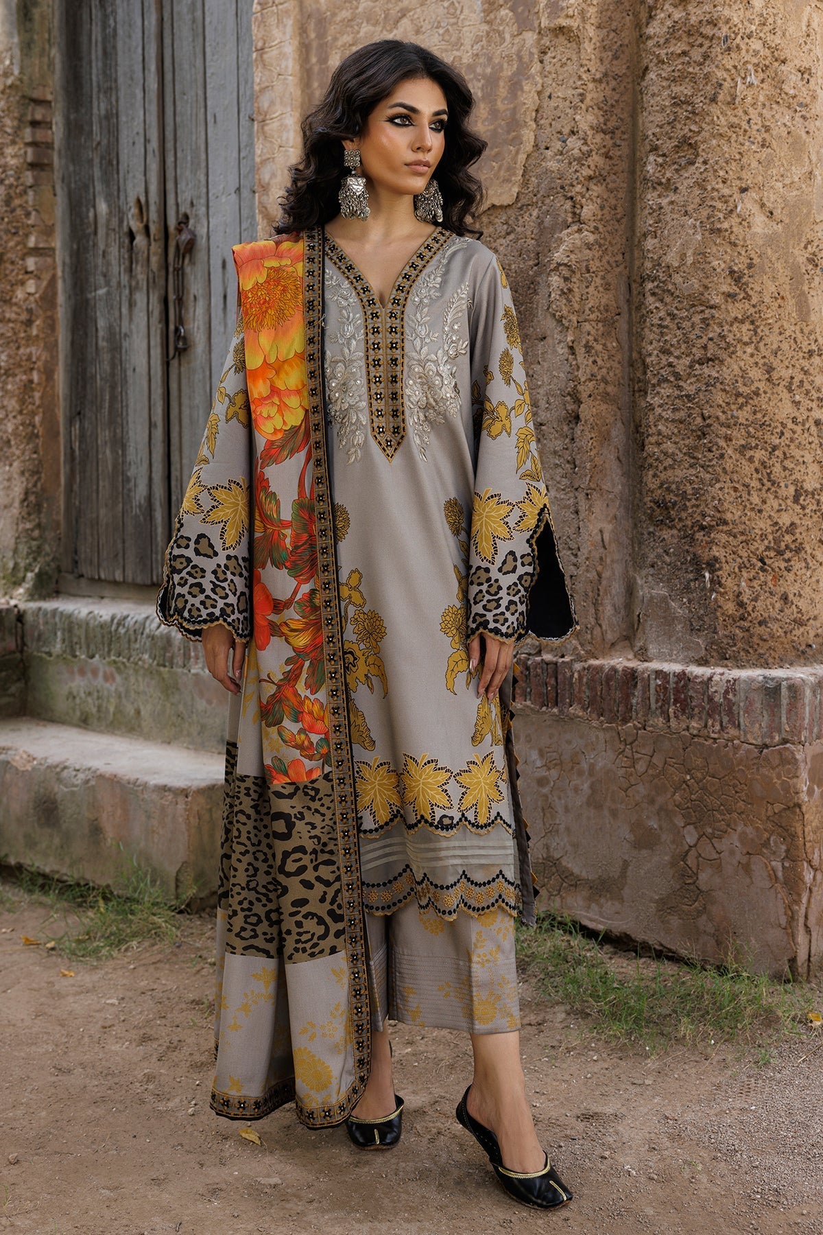 CCW6-14 – authentic Pakistani dress from the Charzima Combination Winter 25 collection for women in the UK